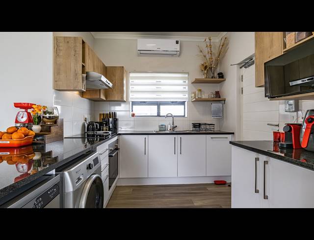 3 BEDROOM HOUSE FOR SALE IN BURGUNDY ESTATE